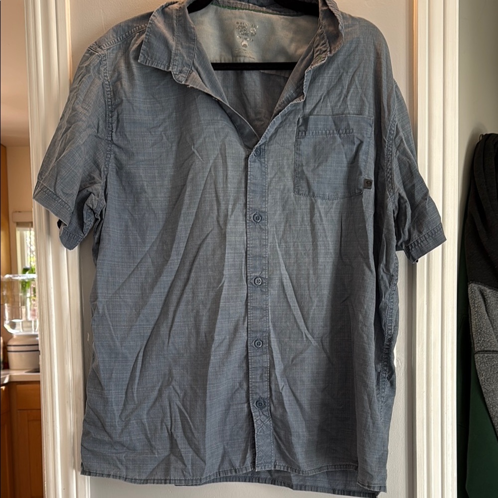 Men's Mountain Hardware Blue Short Sleeve Shirt - Vintage, M